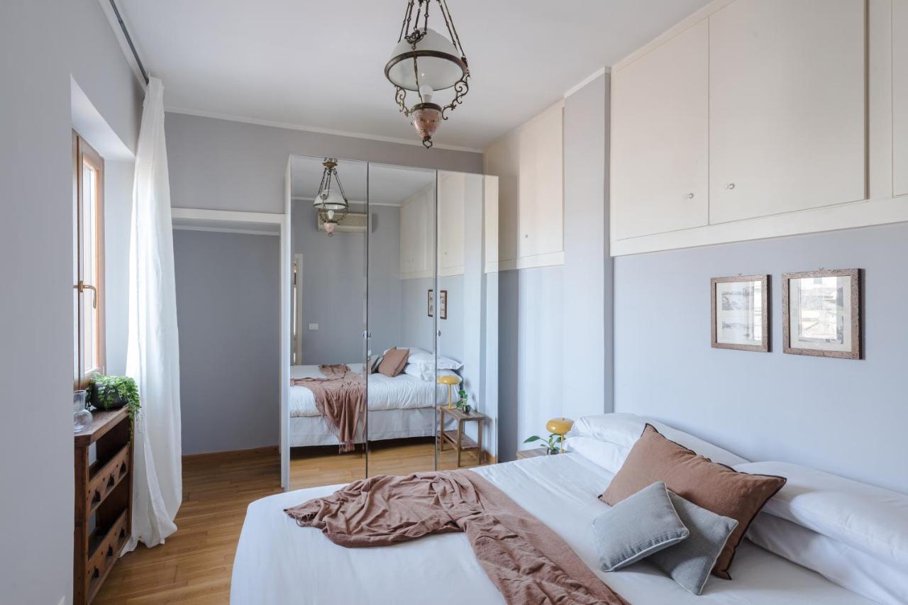 Amazing Penthouse With Terrace And Rooftop In Trastevere Roma Eksteriør bilde